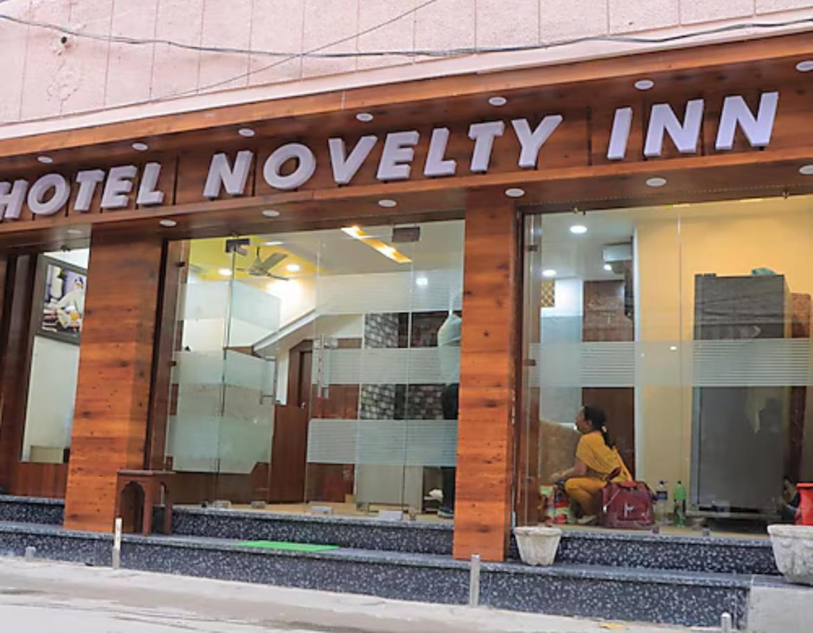 Hotel Novelty Inn Amritsar Esterno foto